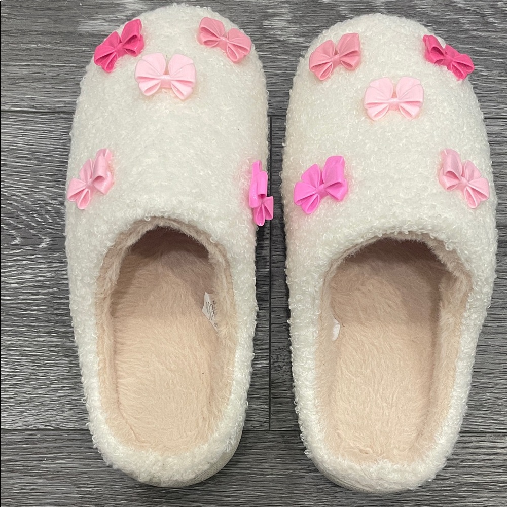 Plush White Women's Slip-On Slippers with Pink Bow Accents